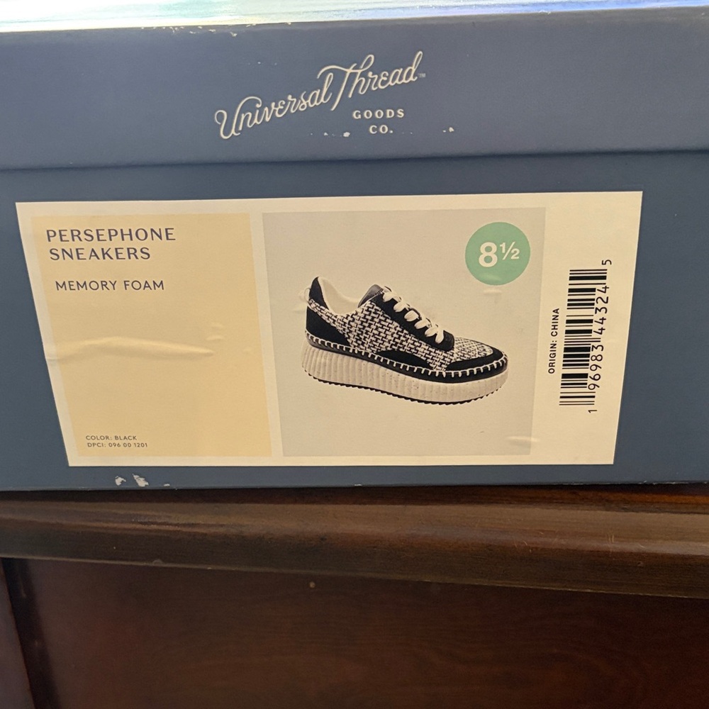 Universal Thread Persephone Platform Sneakers - Black & White